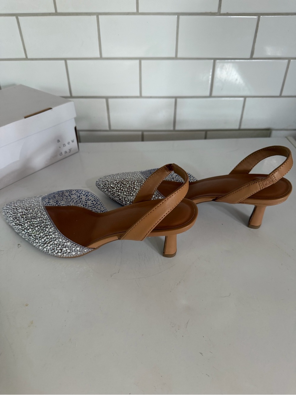 Women Isabel Embellished Slingback Kitten Pumps - SZ 10 - Picture 8 of 12